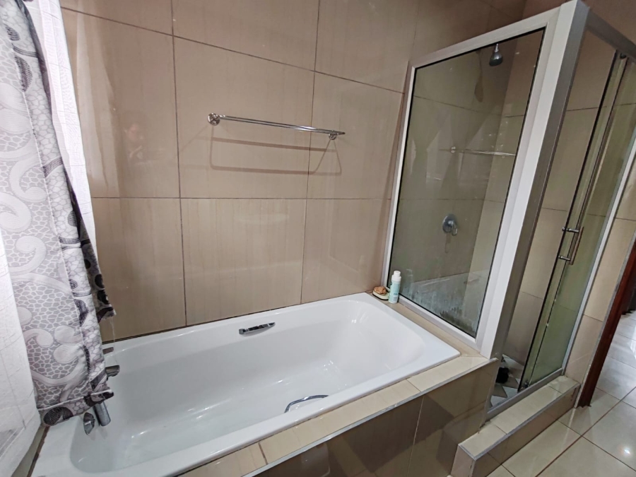 2 Bedroom Property for Sale in Miederpark North West